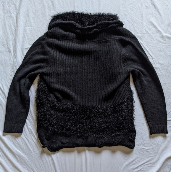 Like New - BELLA Cardigan - Picture 2 of 4